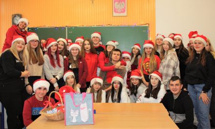 Święty Mikołaj z pomocnikami dotarł również do naszej szkoły