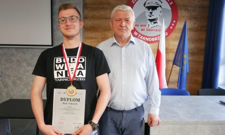 Piotr Tomczyk LAUREATEM Olimpiady Wiedzy i Umiejętności Budowlanych
