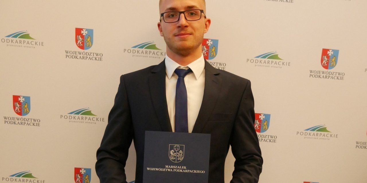 Piotr Tomczyk, uczeń TECHNIKUM BUDOWNICTWA został nagrodzony stypendium Marszałka Województwa Podkarpackiego