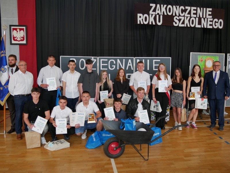 👩‍🎓🌼Gratulujemy Wam wszystkim sukcesów i wytrwałości w mijającym roku szkolnym 2024/25.