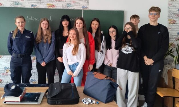 Ważne zajęcia z funkcjonariuszami Komendy Miejskiej Policji w Tarnobrzegu