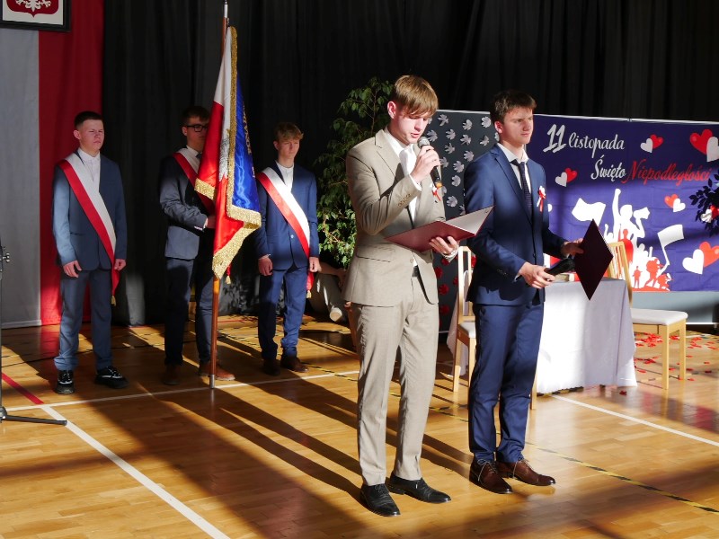 🦅🇵🇱”Uwięziony ptak nie śpiewa, a czy wiesz dlaczego?