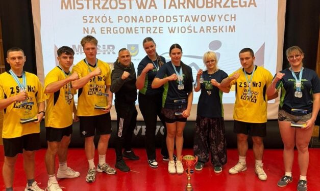 🦚Mistrzostwa Tarnobrzega Szkół Ponadpodstawowych na ergometrze wioślarskim
