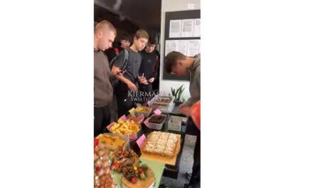 Kiermasz świąteczny dla BudBandu