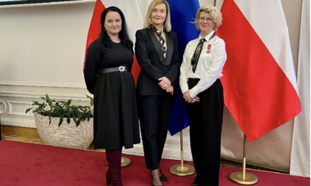 Pani Klaudia została uhonorowana 🥇Medalem Komisji Edukacji Narodowej