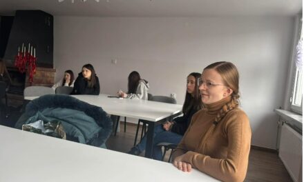 🧑‍⚕️👩🏻‍⚕️Uczennice i uczniowie klas 1 i 2 LO o profilu pielęgniarsko-rehabilitacyjnym jak co roku szkolą się pod okiem wspaniałych specjalistów