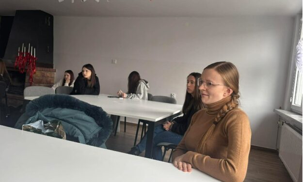 🧑‍⚕️👩🏻‍⚕️Uczennice i uczniowie klas 1 i 2 LO o profilu pielęgniarsko-rehabilitacyjnym jak co roku szkolą się pod okiem wspaniałych specjalistów