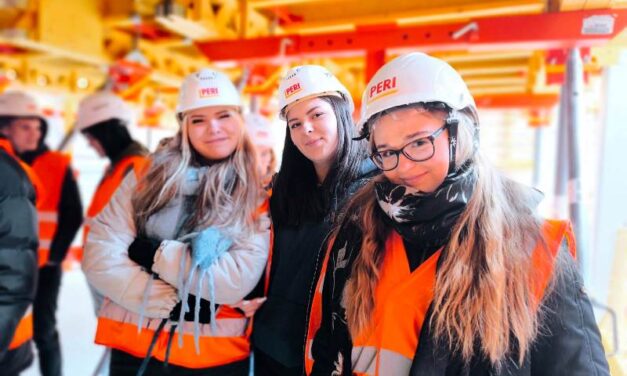 👷Firma PERI w Płochocinie